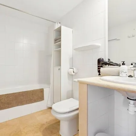 Familienfreundliches Charmantes Mit Grill, Terrasse Und Garten Holiday home