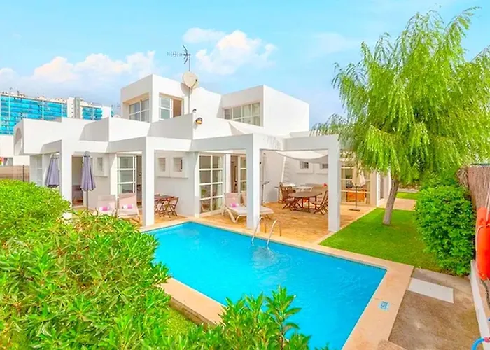 Familienfreundliches Charmantes Mit Grill, Terrasse Und Garten Holiday home *