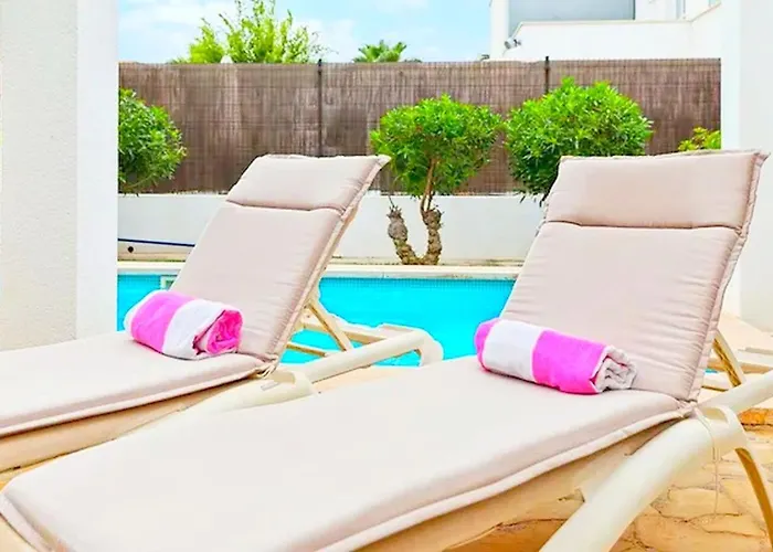 펜션 Familienfreundliches Charmantes Mit Grill, Terrasse Und Garten