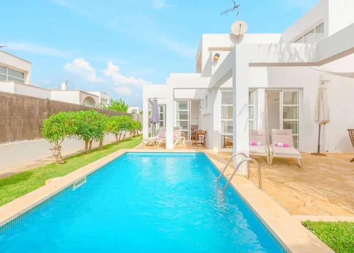 Holiday home Familienfreundliches Charmantes Mit Grill, Terrasse Und Garten