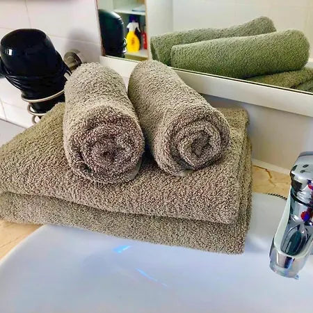 Familienfreundliches Charmantes Mit Grill, Terrasse Und Garten Prázdninový dům *