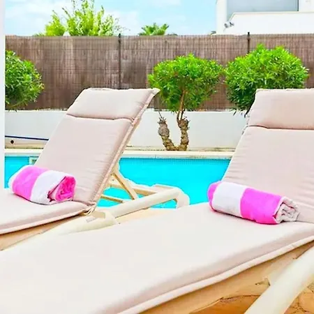 Holiday home Familienfreundliches Charmantes Mit Grill, Terrasse Und Garten