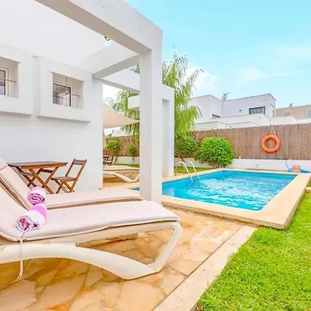 Familienfreundliches Charmantes Mit Grill, Terrasse Und Garten Holiday home