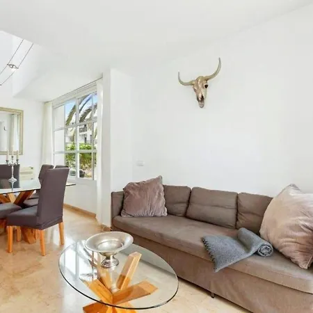 Familienfreundliches Charmantes Mit Grill, Terrasse Und Garten Holiday home