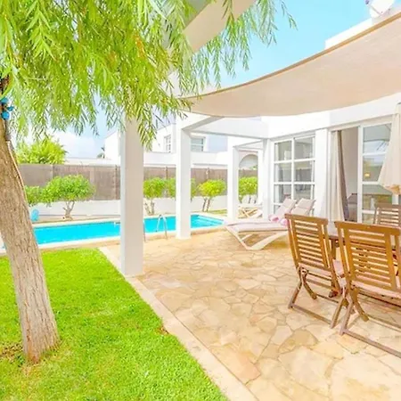 Familienfreundliches Charmantes Mit Grill, Terrasse Und Garten Holiday home *
