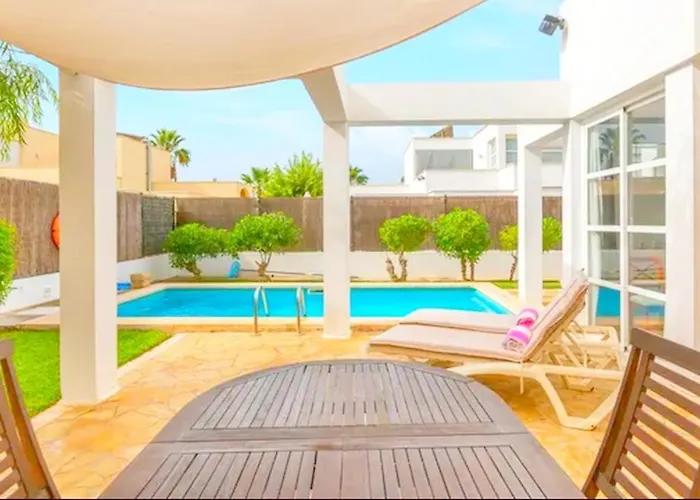 Familienfreundliches Charmantes Mit Grill, Terrasse Und Garten Prázdninový dům *