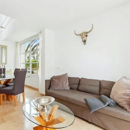 Familienfreundliches Charmantes Mit Grill, Terrasse Und Garten Prázdninový dům *
