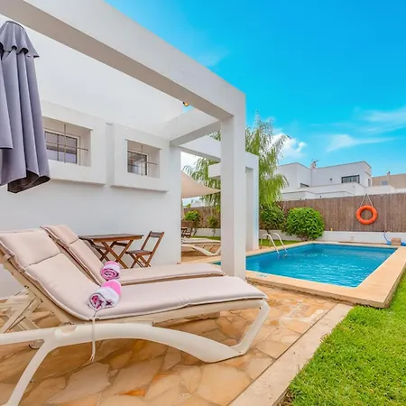 Semesterbostad Familienfreundliches Charmantes Mit Grill, Terrasse Und Garten *